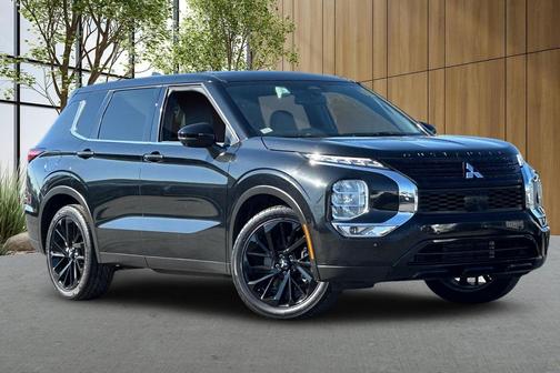 2023 Mitsubishi Outlander SE Black Edition 2WD