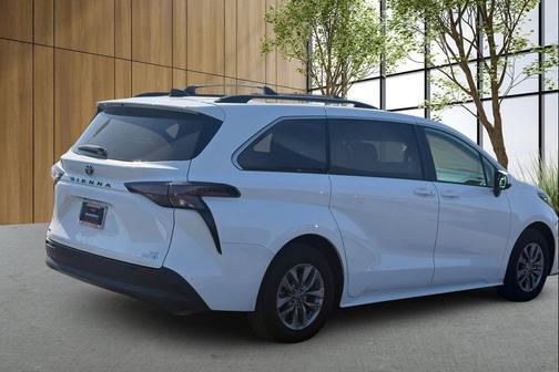 Ice 2024 Toyota Sienna LE