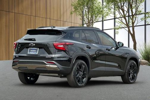 Mosaic Black Metallic 2026 Chevrolet Trax FWD ACTIV