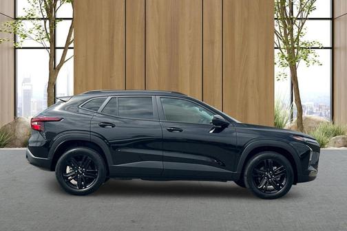 Mosaic Black Metallic 2026 Chevrolet Trax FWD ACTIV