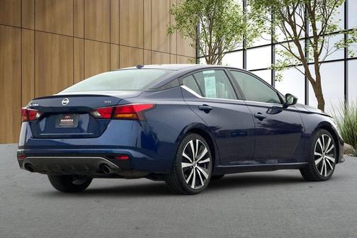 2021 Nissan Altima SR FWD