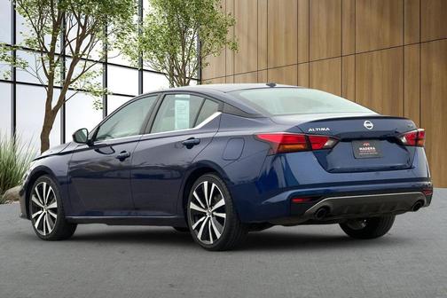 2021 Nissan Altima SR FWD