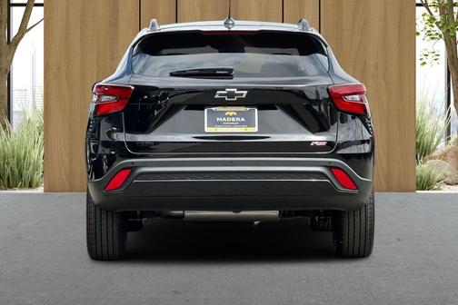 Mosaic Black Metallic 2026 Chevrolet Trax FWD 2RS