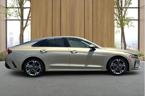 2022 Kia K5 EX