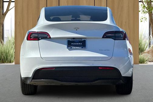 2022 Tesla Model Y Long Range Dual Motor All-Wheel Drive