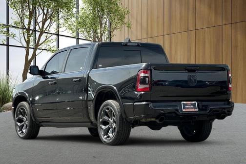 Diamond Black Crystal Pearlcoat 2021 RAM 1500 Limited