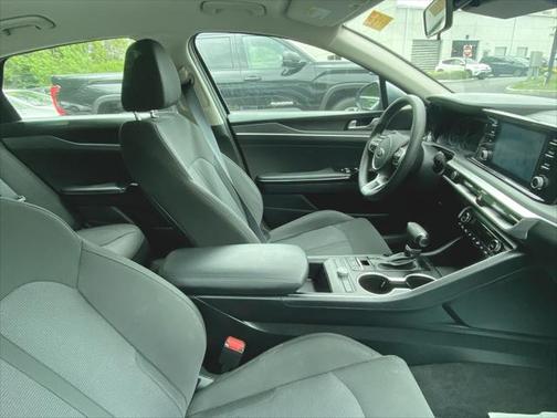 2022 Kia K5 LXS