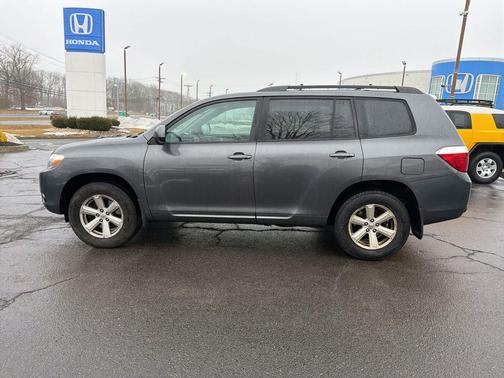 2010 Toyota Highlander SE