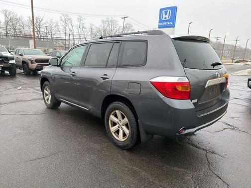 2010 Toyota Highlander SE