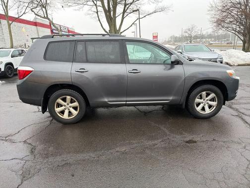 2010 Toyota Highlander SE