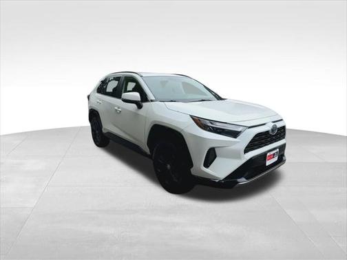 2022 Toyota RAV4 Hybrid SE