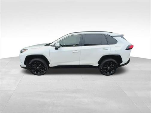 2022 Toyota RAV4 Hybrid SE
