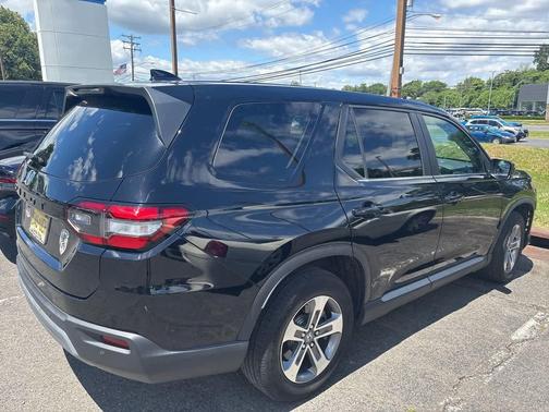 Crystal Black Pearl 2024 Honda Pilot EX-L