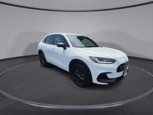 Platinum White Pearl 2024 Honda HR-V 2WD Sport