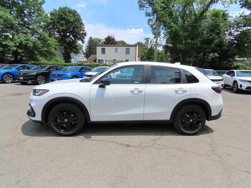 Platinum White Pearl 2027 Honda HR-V Sport