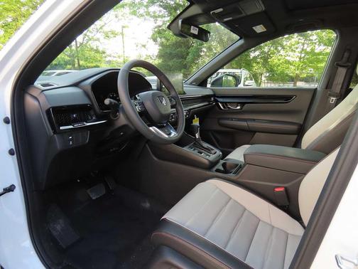 Platinum White Pearl 2026 Honda CR-V Hybrid Sport Touring AWD