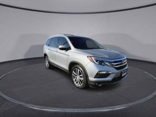 Lunar Silver Metallic 2017 Honda Pilot Elite