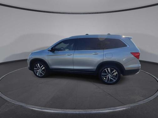 Lunar Silver Metallic 2017 Honda Pilot Elite