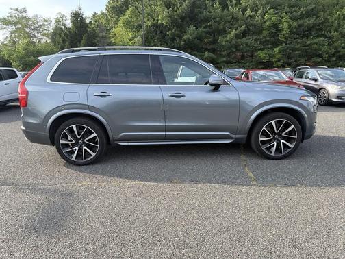 Gray 2018 Volvo XC90 T6 Momentum