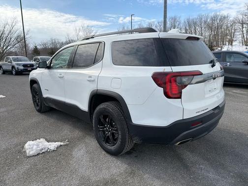 2022 GMC Acadia AWD AT4