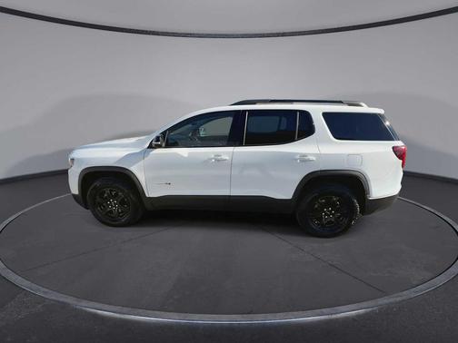 2022 GMC Acadia AWD AT4