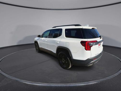 2022 GMC Acadia AWD AT4