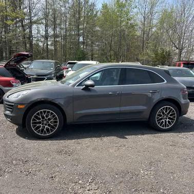 Agate Gray Metallic 2016 Porsche Macan Macan S