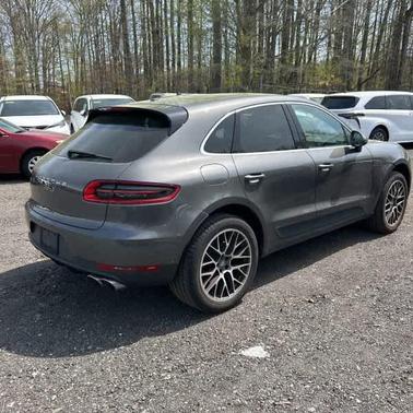 Agate Gray Metallic 2016 Porsche Macan Macan S