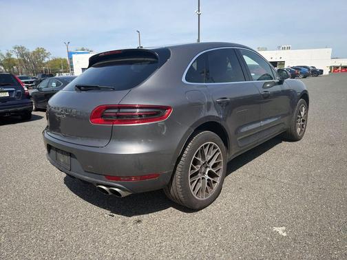 Agate Gray Metallic 2016 Porsche Macan Macan S