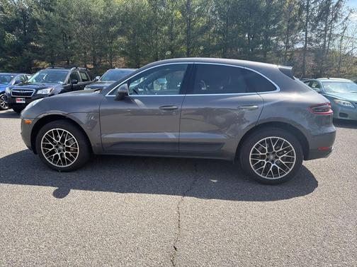 Agate Gray Metallic 2016 Porsche Macan Macan S