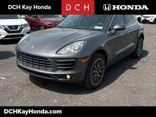 Agate Gray Metallic 2016 Porsche Macan Macan S