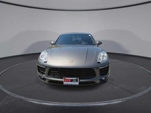 Agate Gray Metallic 2016 Porsche Macan Macan S