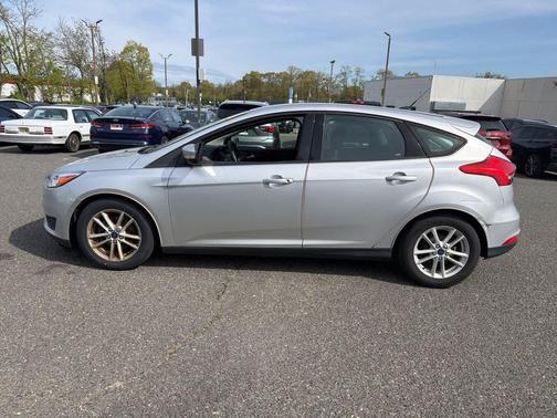 INGOT SILVER 2015 Ford Focus SE