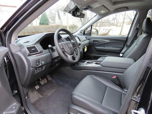 Crystal Black Pearl 2026 Honda Ridgeline RTL