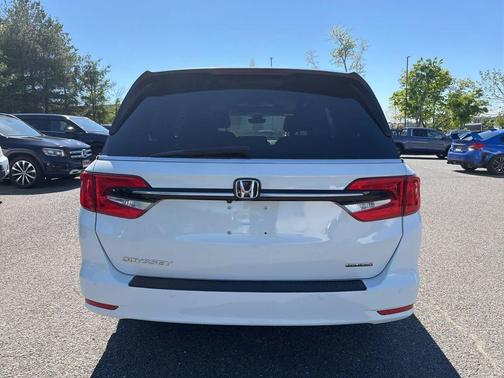 Platinum White Pearl 2023 Honda Odyssey Touring