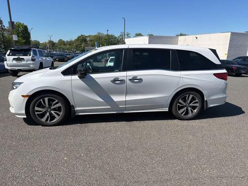 Platinum White Pearl 2023 Honda Odyssey Touring