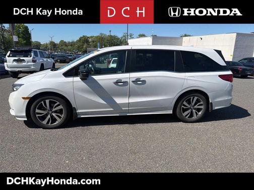 Platinum White Pearl 2023 Honda Odyssey Touring