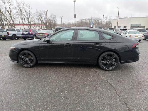 Crystal Black Pearl 2023 Honda Accord Hybrid Sport-L