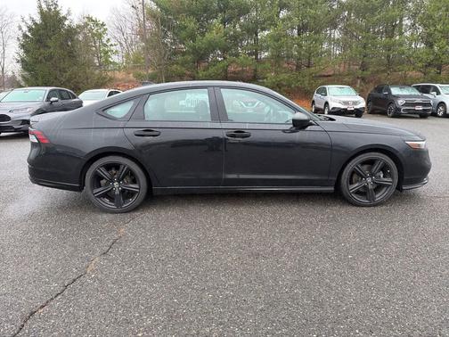 Crystal Black Pearl 2023 Honda Accord Hybrid Sport-L