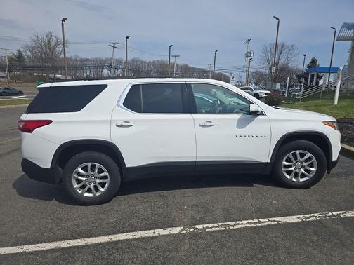 Summit White 2019 Chevrolet Traverse LT Cloth