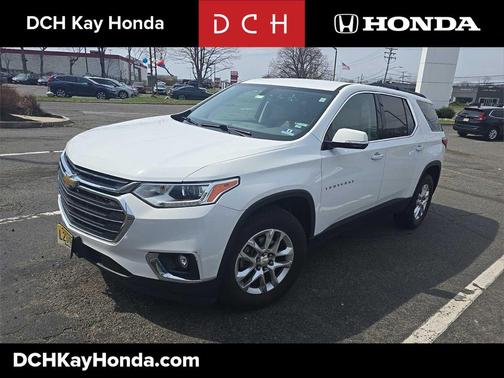 Summit White 2019 Chevrolet Traverse LT Cloth