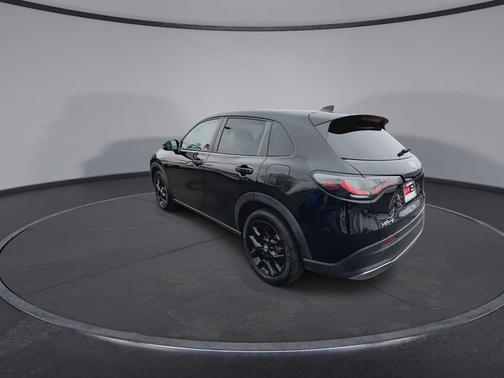 Crystal Black Pearl 2023 Honda HR-V AWD Sport