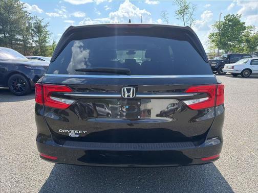 Crystal Black Pearl 2024 Honda Odyssey EX-L