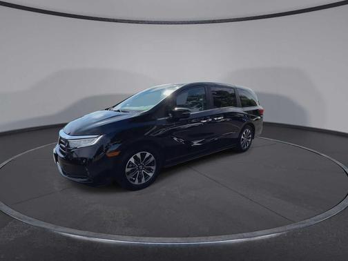 Crystal Black Pearl 2024 Honda Odyssey EX-L