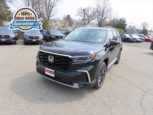 2025 Honda Pilot Touring 8-Passenger