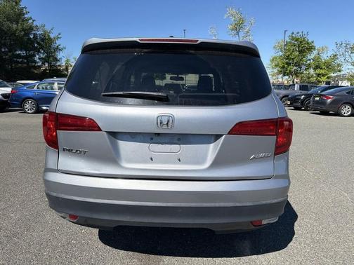 Lunar Silver Metallic 2017 Honda Pilot EX-L