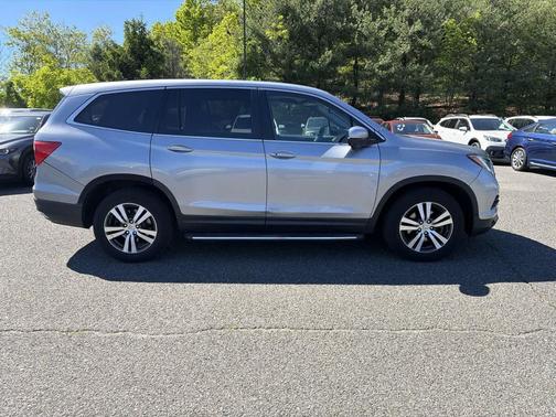 Lunar Silver Metallic 2017 Honda Pilot EX-L