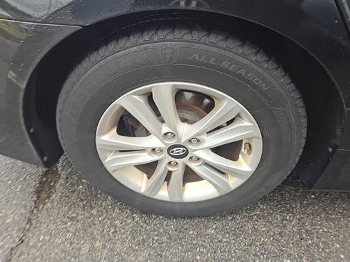 Phantom Black Metallic 2014 Hyundai SONATA GLS