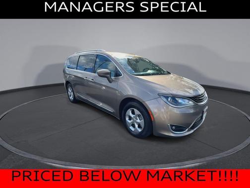 2018 Chrysler Pacifica Hybrid Touring L