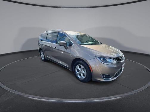 2018 Chrysler Pacifica Hybrid Touring L